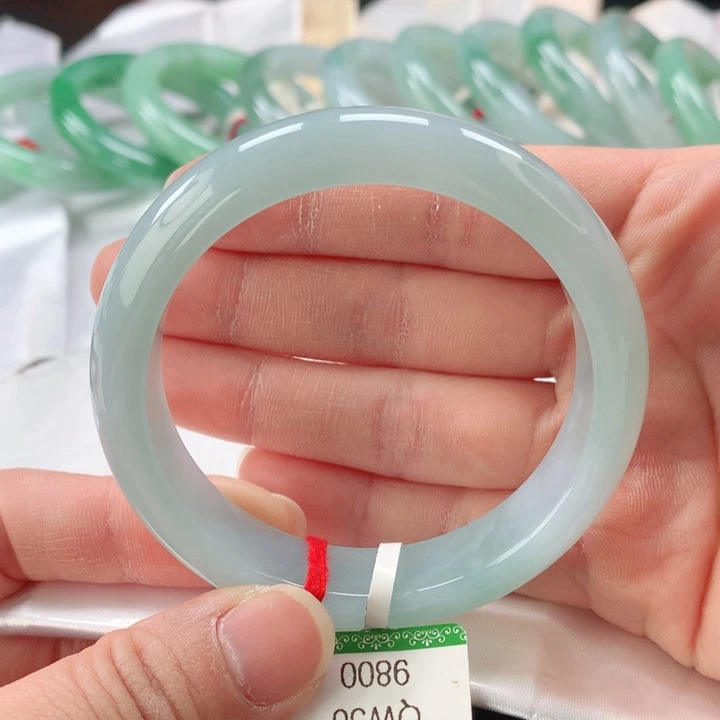 翡翠手镯未镶嵌缅甸A货翡翠手镯