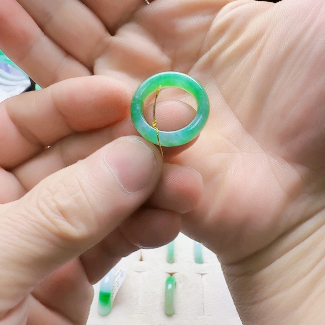 J***D翡翠未镶嵌戒指天然缅甸翡翠A货