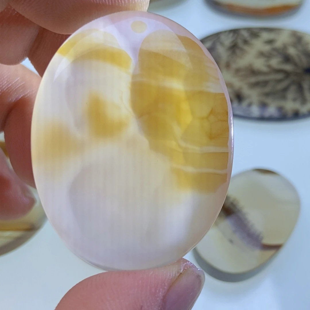 【闪购商品】未镶嵌颈饰玛瑙/玉髓麦***嘟