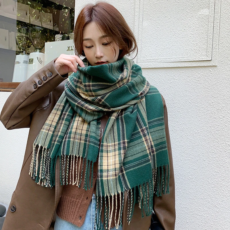 秋冬款保暖百搭围巾新款围脖披肩2025年格子女士情侣学生