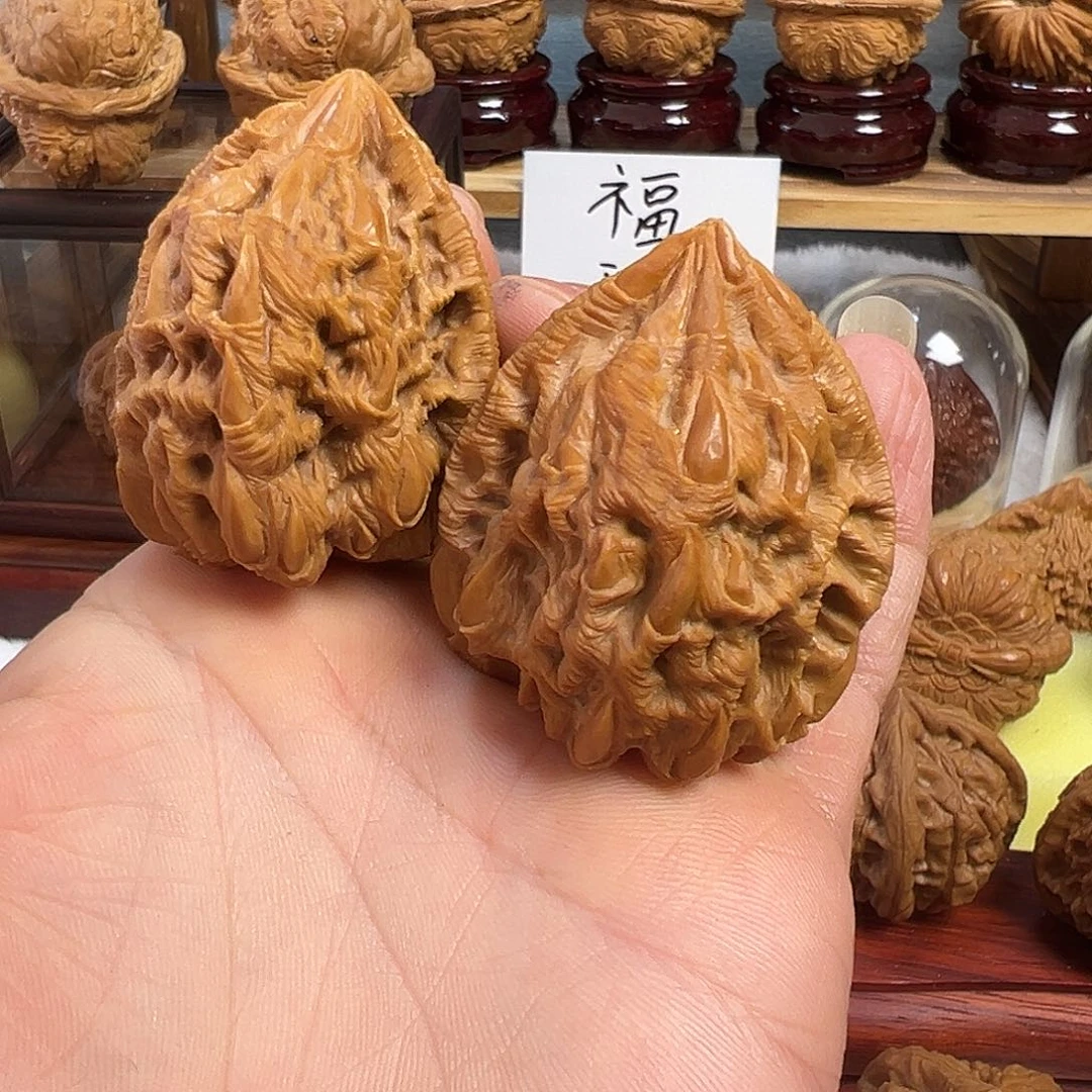 冯***）核桃雕刻工艺大尺寸