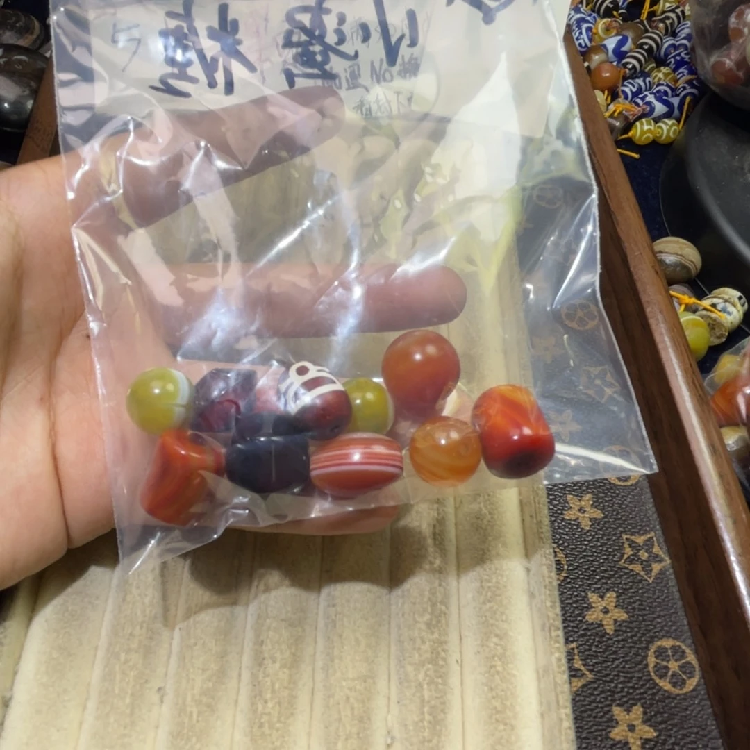****糖玛瑙/玉髓未镶嵌珠宝半成品