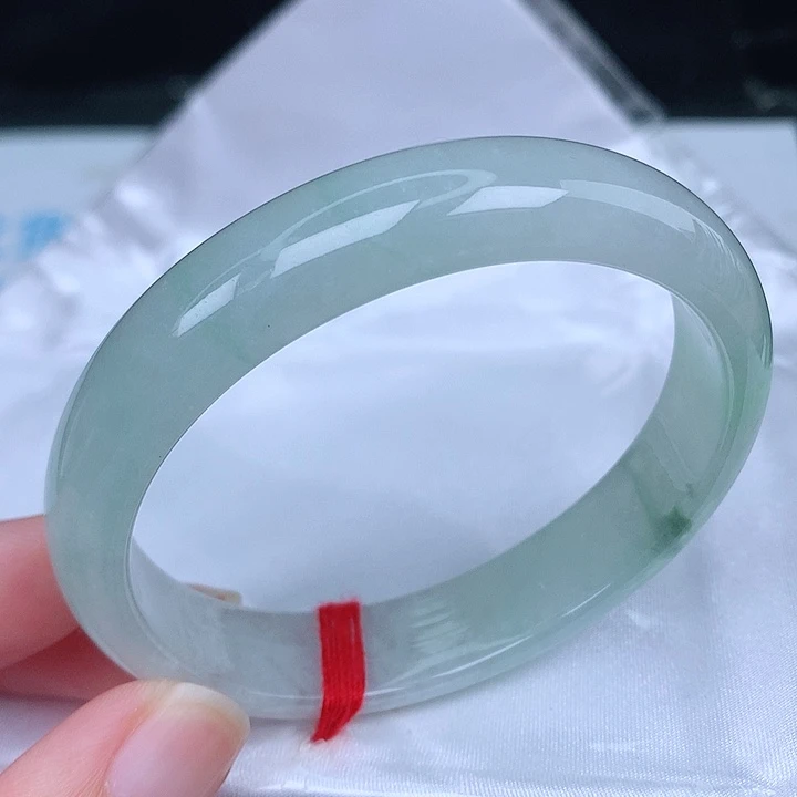 未镶嵌手镯（贵妃镯）翡翠天然