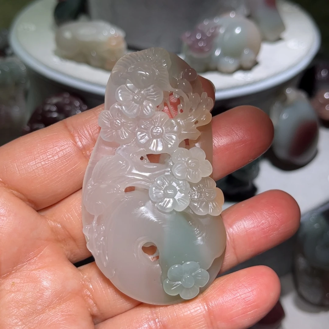 牧***歌玛瑙/玉髓未镶嵌颈饰