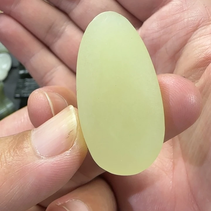 和田玉未镶嵌颈饰定制