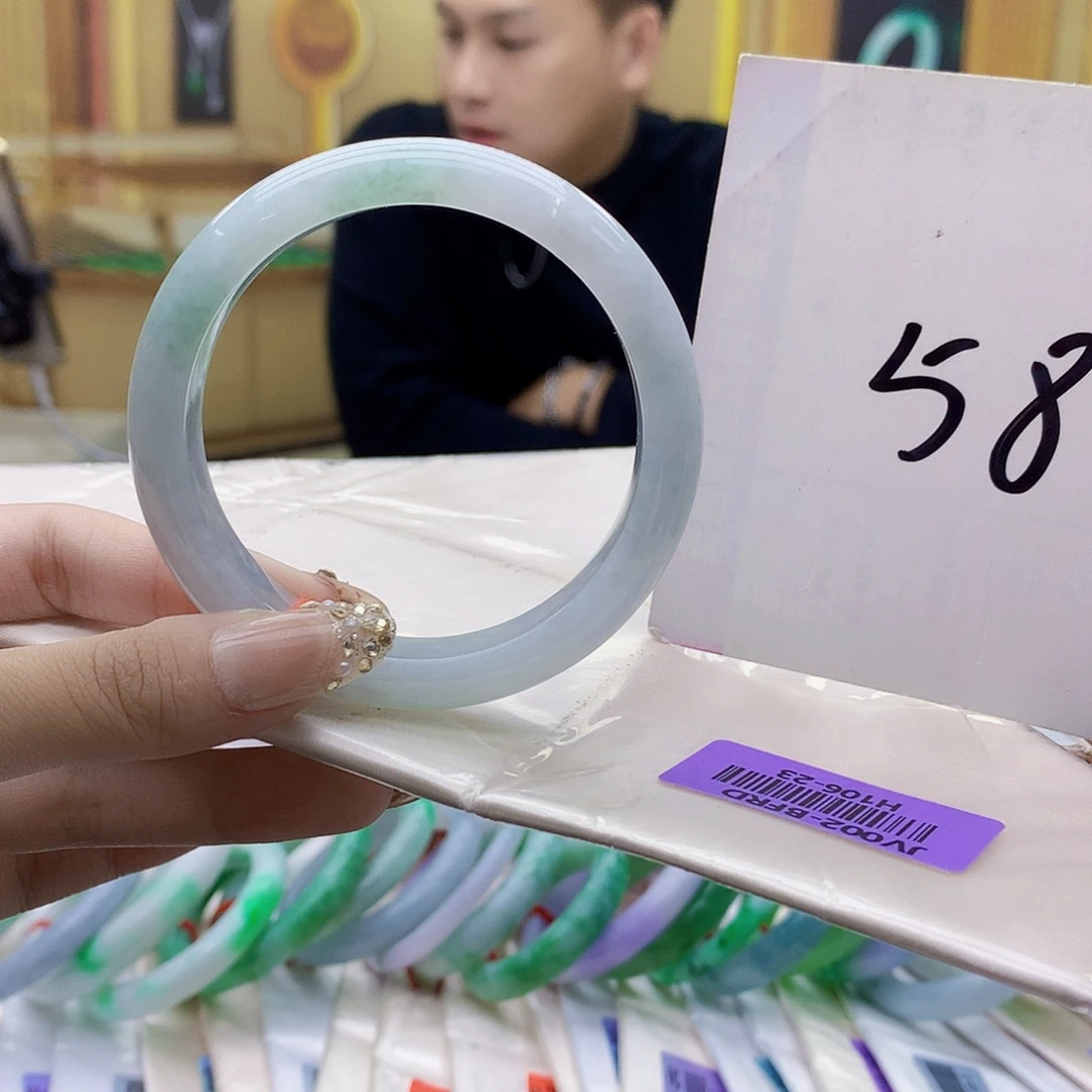 翡翠未镶嵌手镯bbb