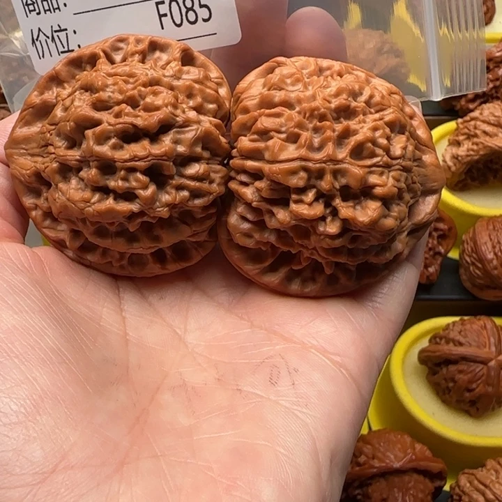 阳***统文玩核桃吊坠官帽官帽50