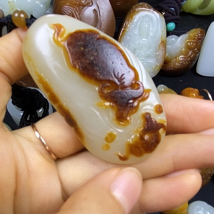 新***星和田玉未镶嵌颈饰