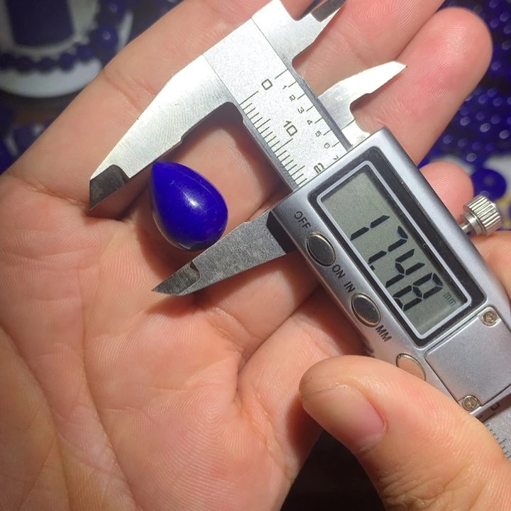 青金石未镶嵌水滴