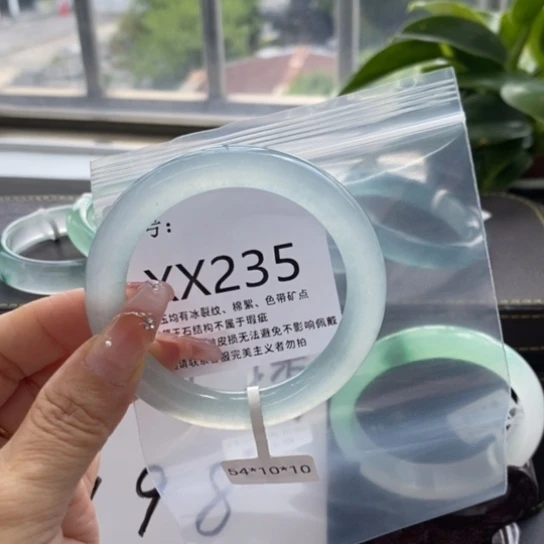 贝***?55尺寸石英质玉