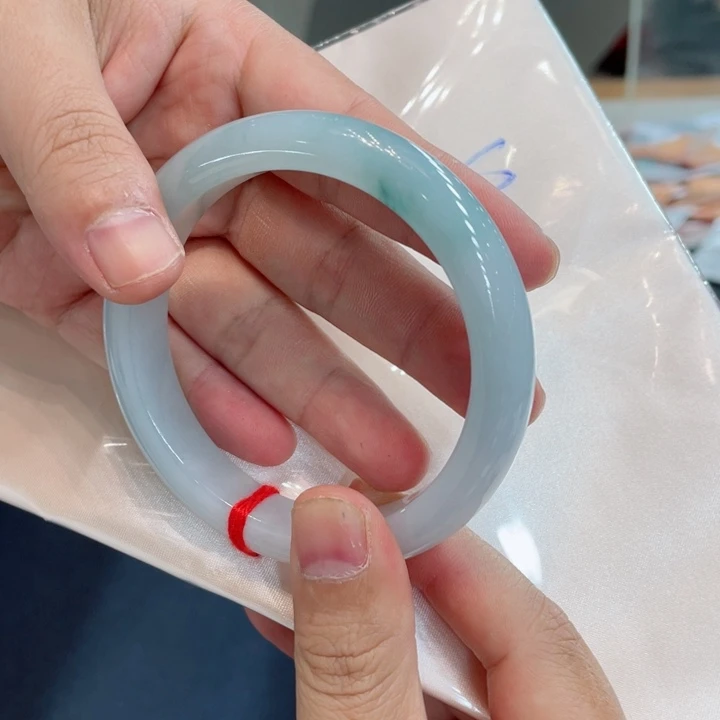 翡翠手镯未镶嵌买断