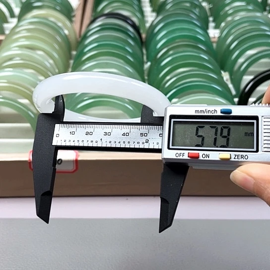 未镶嵌手镯东陵石