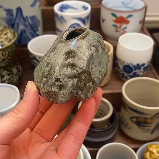 中古物品默认微瑕，谨慎参拍，满18包邮！