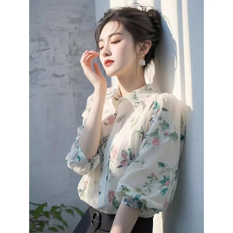 今年漂亮小衫超好看碎花短袖衬衫夏季时髦纯欲慵懒风女装复古上衣