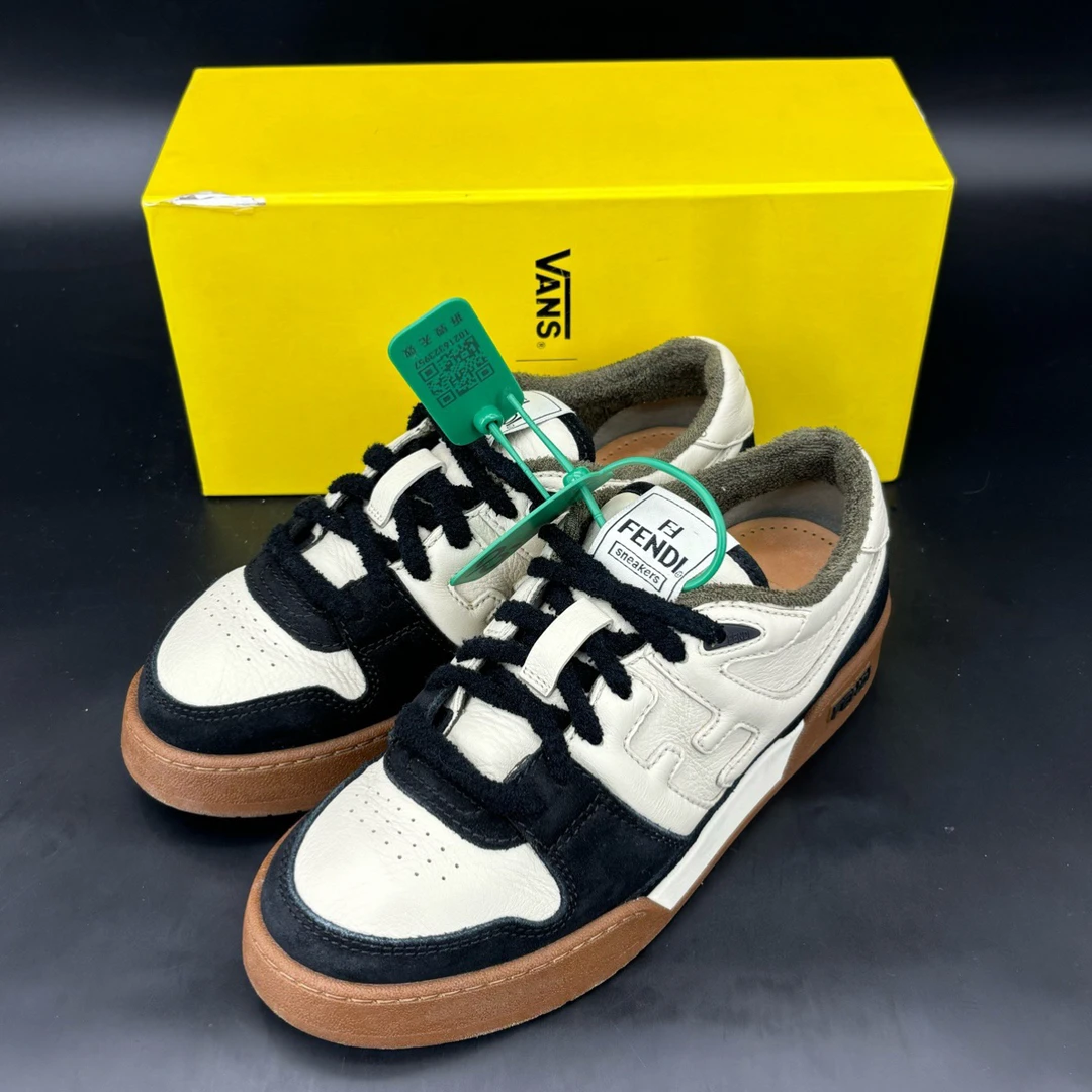 99新 FENDI/芬迪 码数6 fendi鞋 match 黑白  原盒