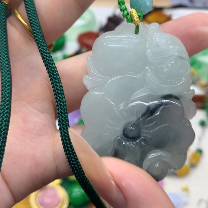 颈饰未镶嵌翡翠吊坠