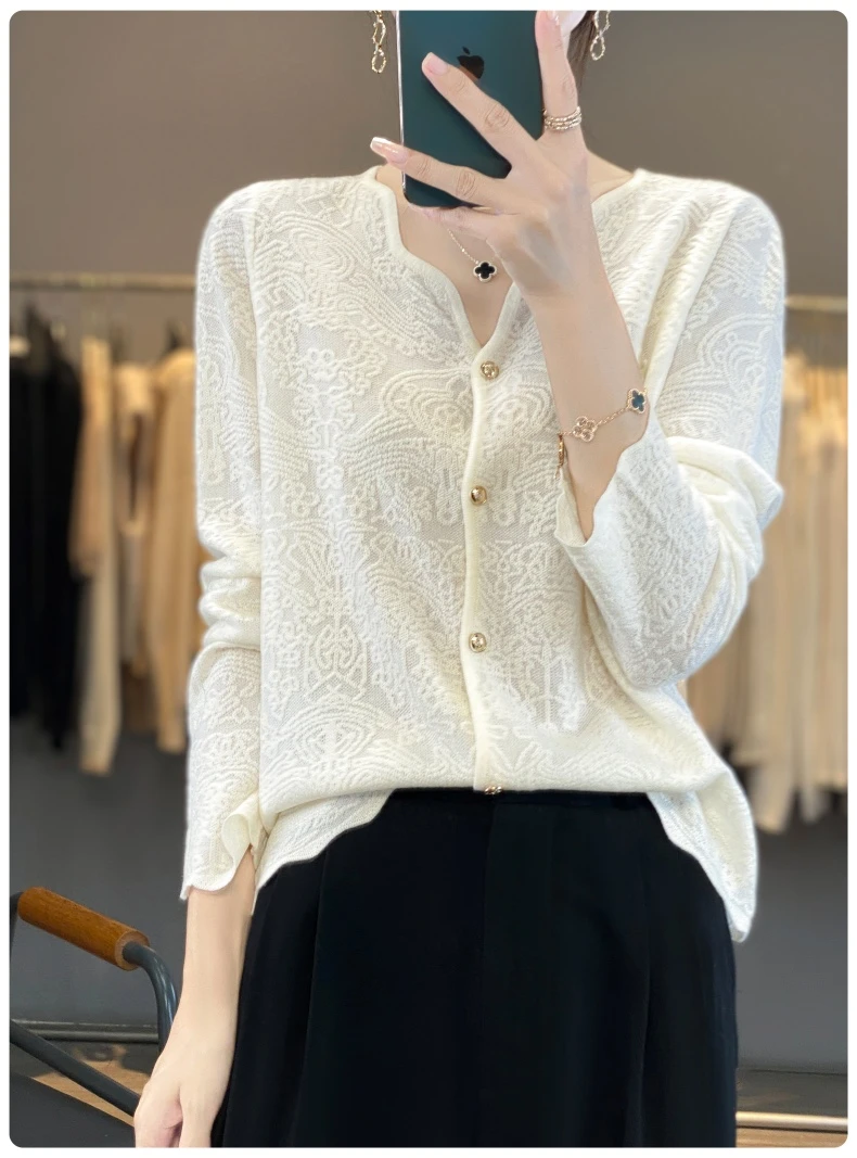 气质小香风白色薄款精纺针织开衫女春秋宽松薄款浮雕针织衫上衣