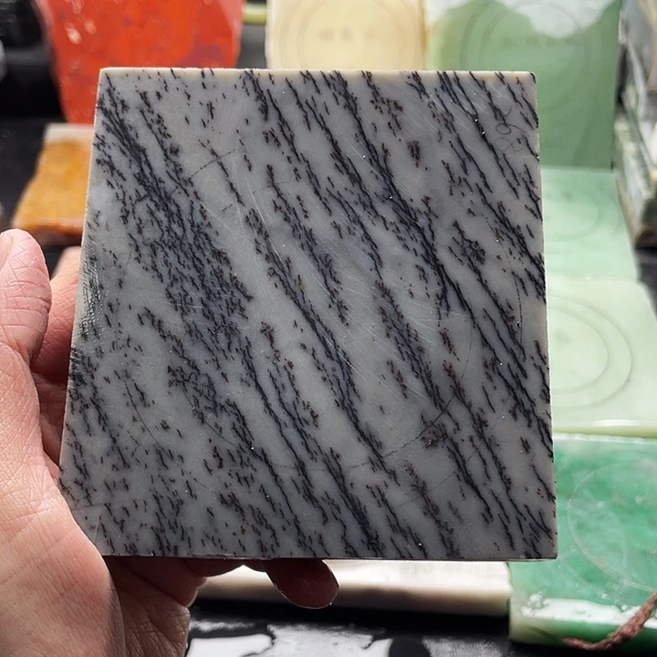 石英质玉未镶嵌手镯定制