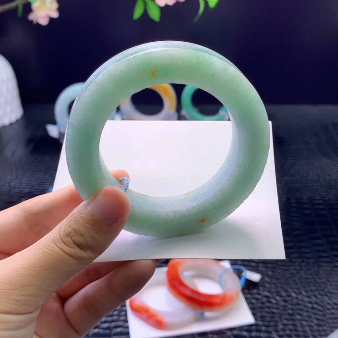未镶嵌手镯定制翡翠