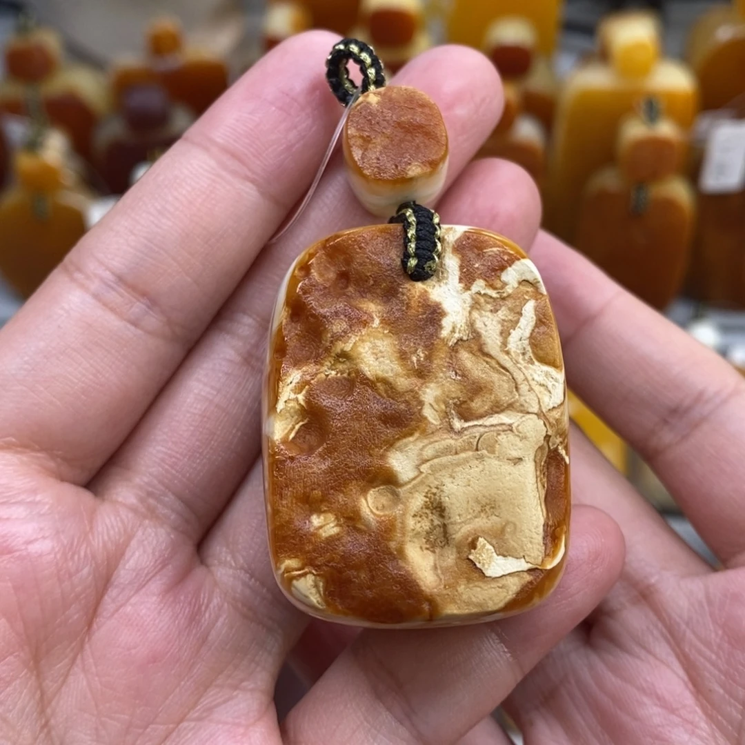 蜜蜡未镶嵌珠宝奇石