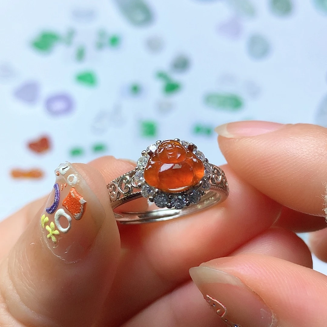 翡翠未镶嵌颈饰佛