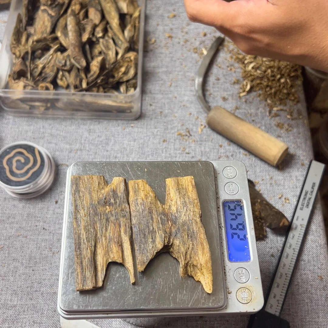 我***。沉香沉香碎屑陆河26.4克