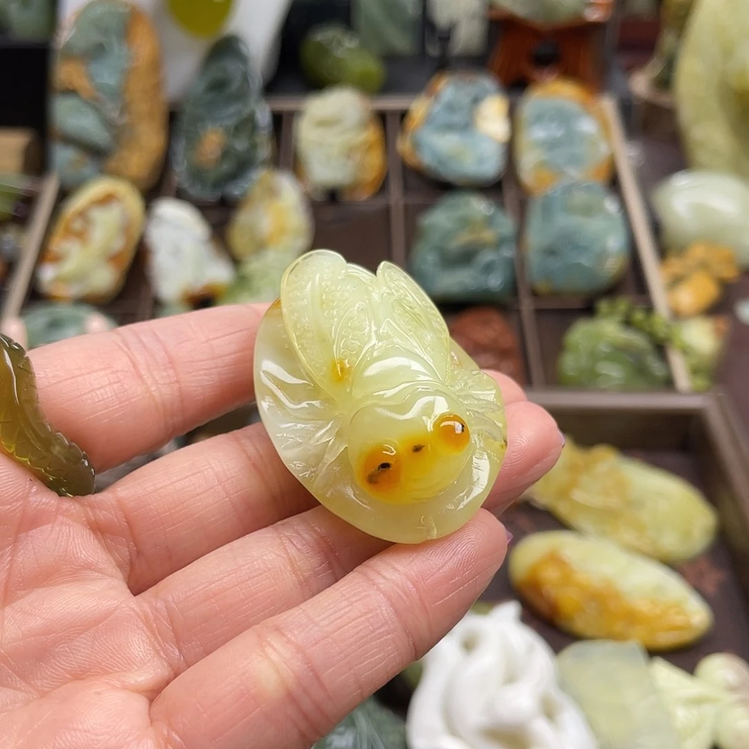 蛇纹石玉颈饰未镶嵌鹤**元花玉知了