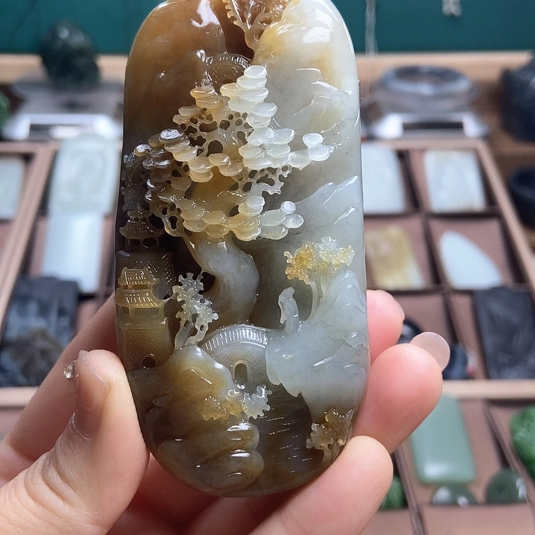 和田玉（糖玉）颈饰未镶嵌