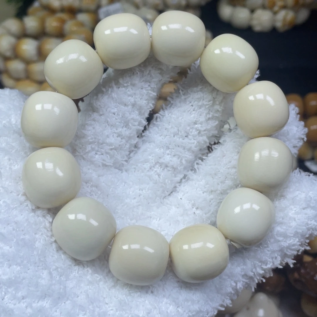 菩提根/象牙果手串11.4.8微瑕枣珠