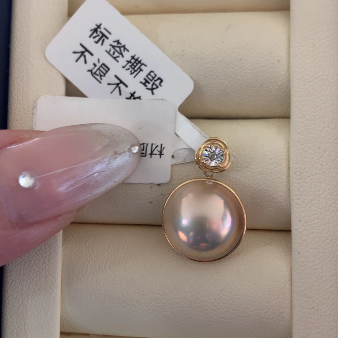 18K金镶嵌颈饰拼合珍珠（马贝珠）