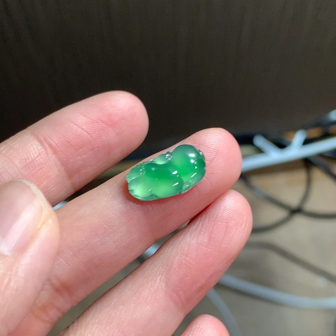 翡翠未镶嵌颈饰绿唐马