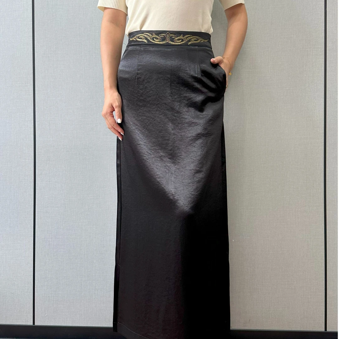 {开叉款}2025新款藏族服饰精致刺绣藏式半身裙长裙高垂感藏族长裙