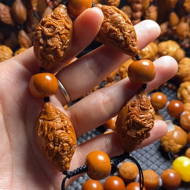 吊坠橄榄核四大天王