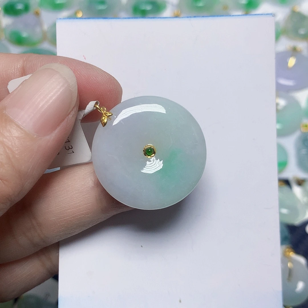 颈饰18K金镶嵌翡翠翡翠