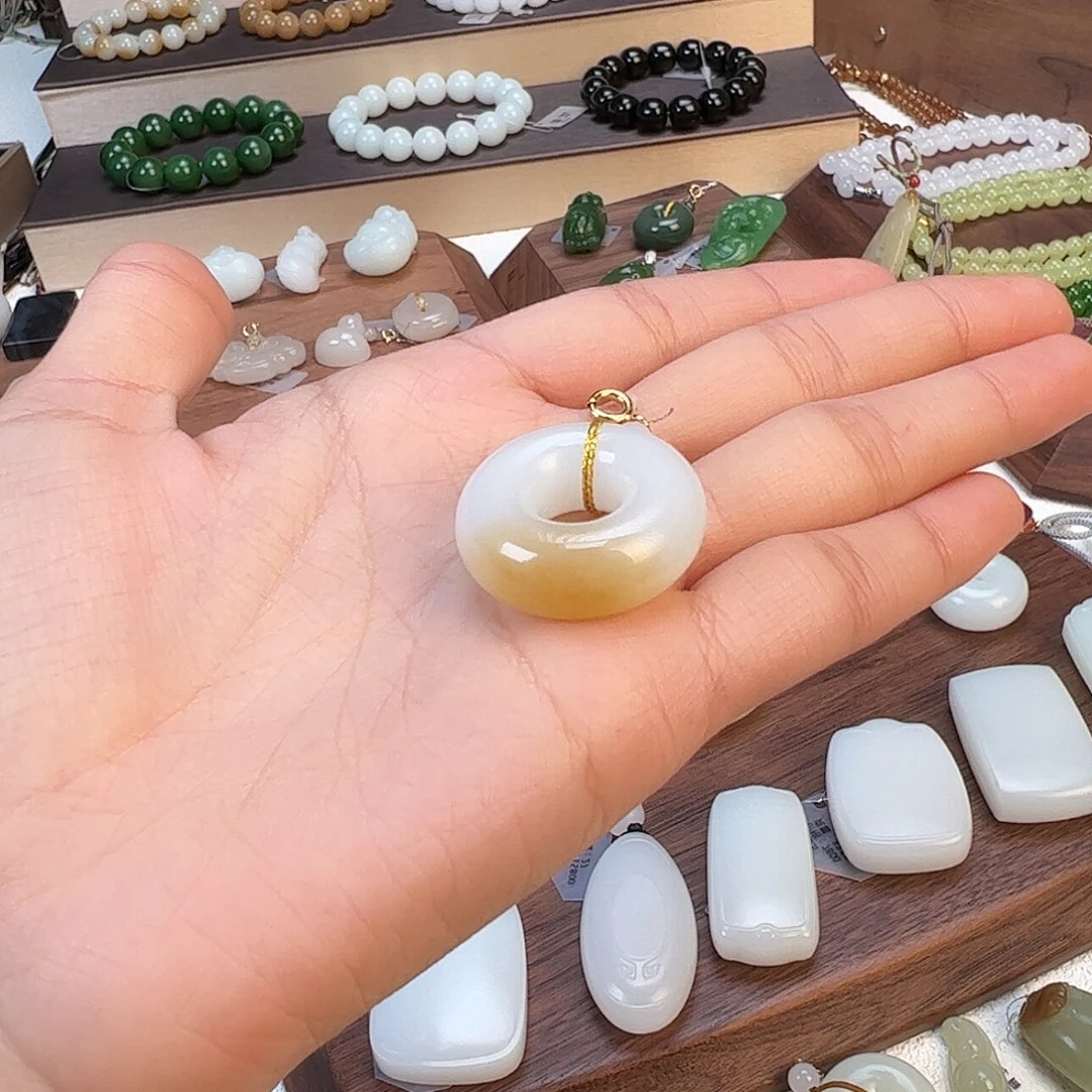 和田玉（糖玉）未镶嵌颈饰