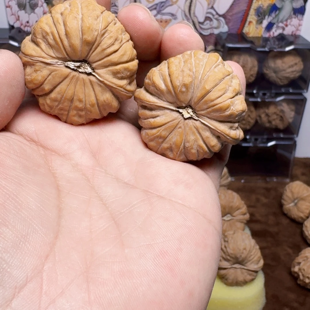 南瓜墩手把件麻核桃