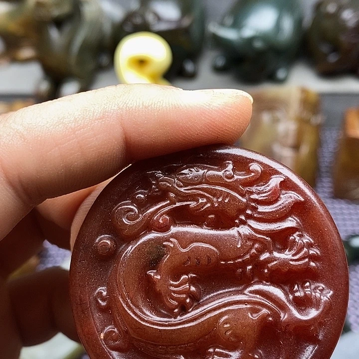 未镶嵌蛇纹石玉颈饰