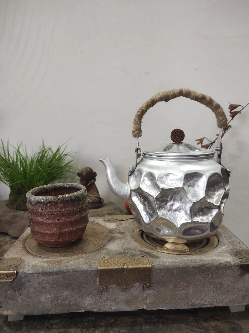 手工锤打无相纹铝壶泡茶壶，800毫升，经典设计，桃枭壶扭，绳编手提，