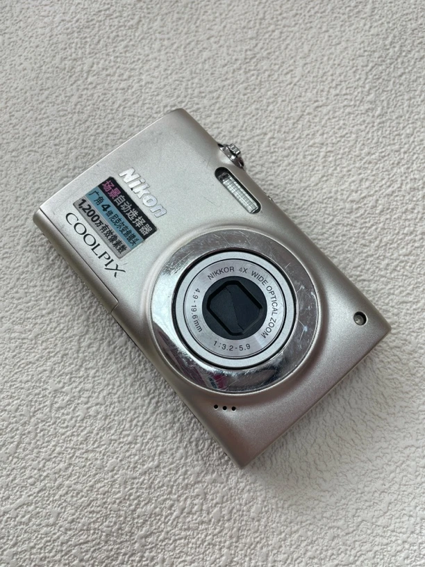 95新 Nikon/尼康 s2500热门机网感十足奶油肌氧气感1200w像素