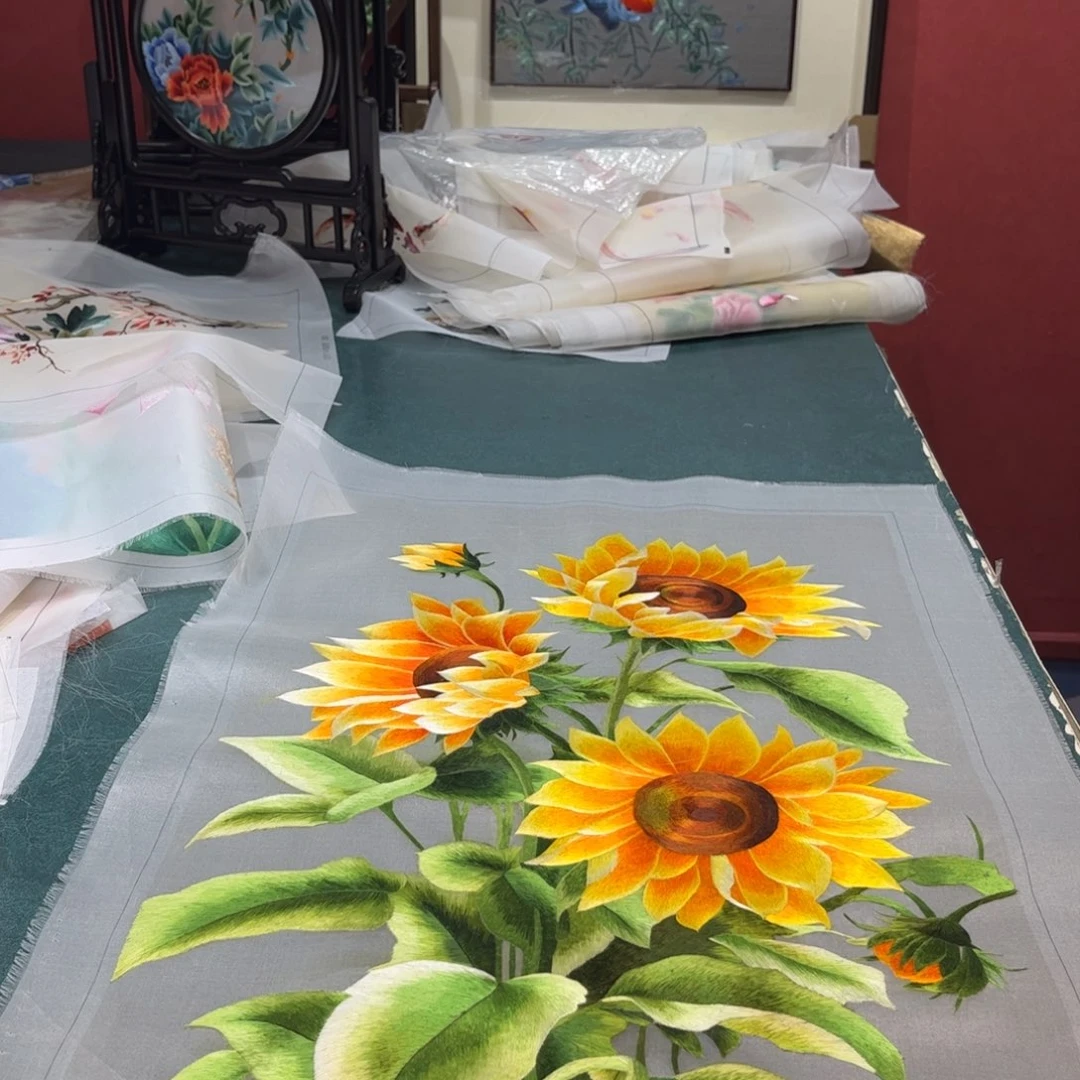 纳***Y织绣纯手工制作的一款