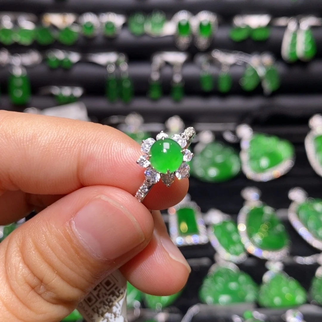 翡翠戒指18K金镶嵌天然翡翠