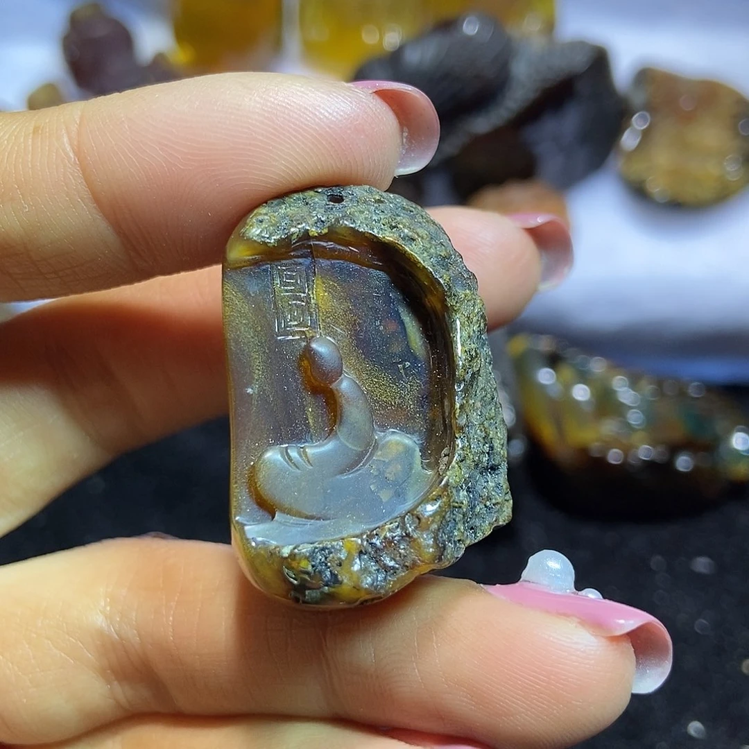琥珀颈饰未镶嵌无像佛
