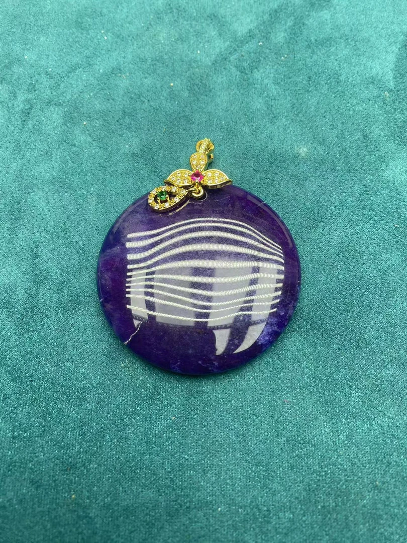 【贝贝优选】X1时尚百搭舒俱来圆牌吊坠-无赠链