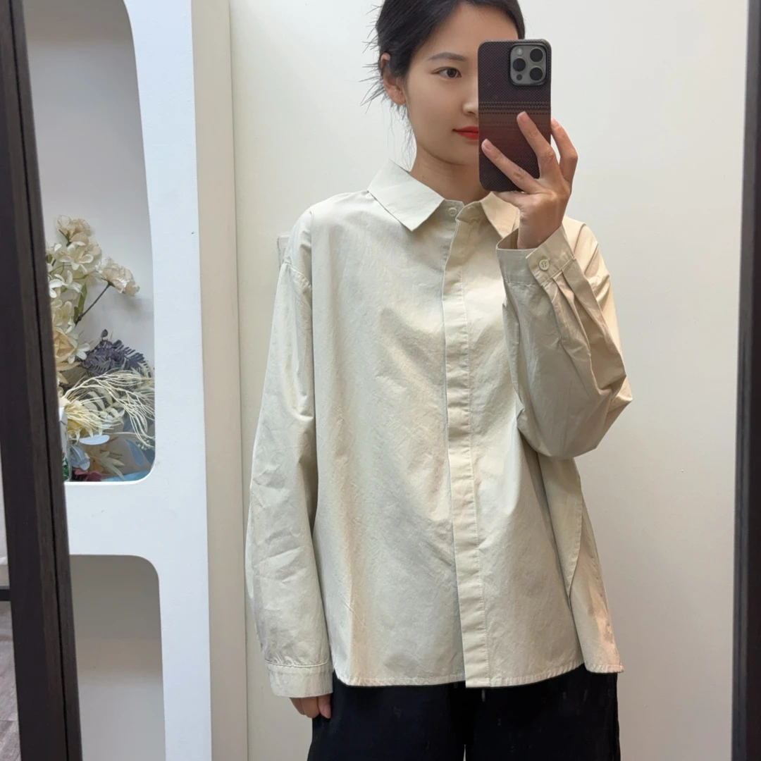 【羽翎】春季新款简约风翻领女士衬衫 888183
