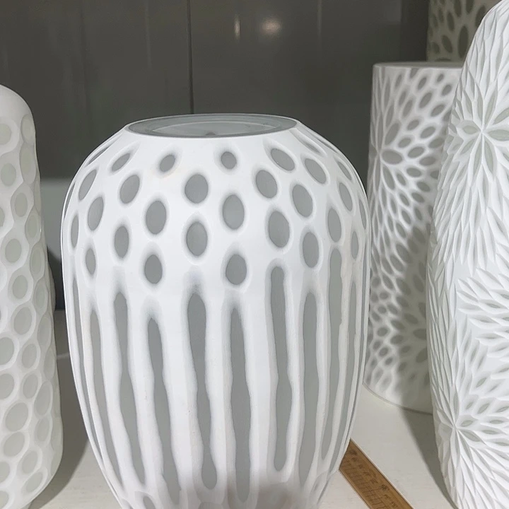 手工艺品琉璃白瓷磨刻花瓶花器高28