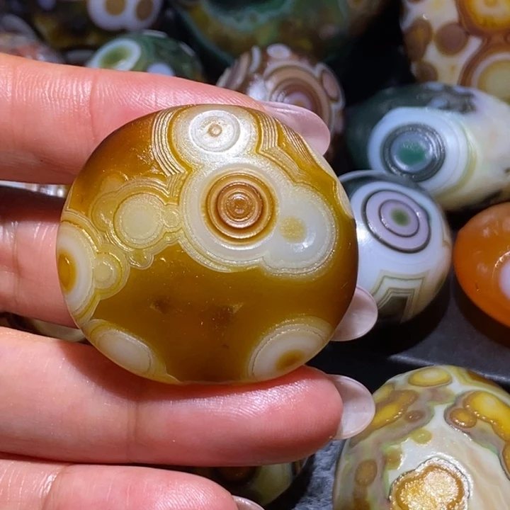 玛瑙/玉髓未镶嵌珠宝奇石24