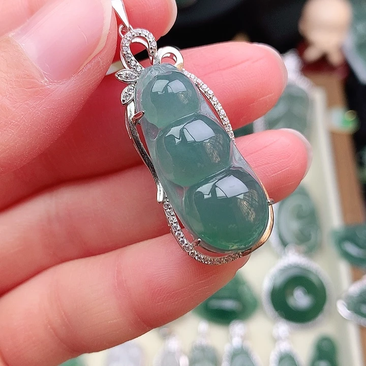 颈饰银S925镶嵌翡翠吊坠