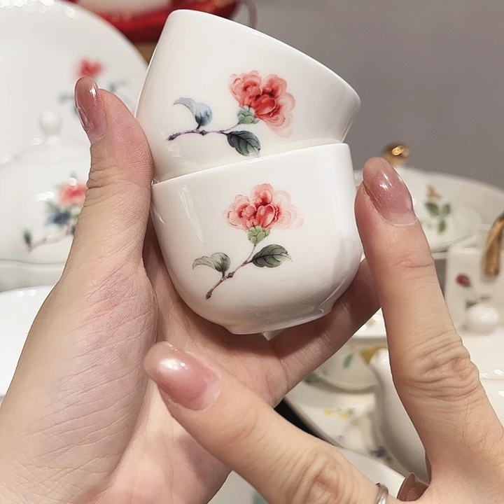 瓷片山茶花茶杯2个