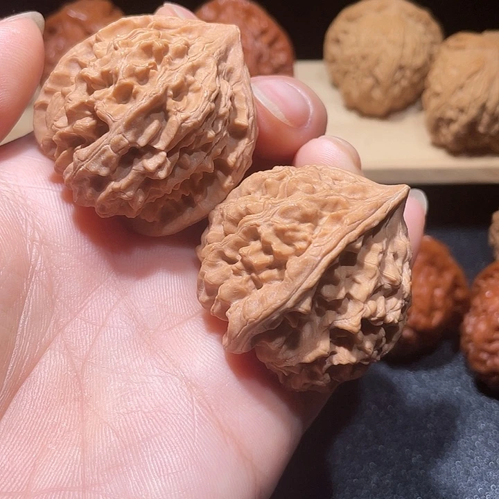 把件文玩核桃39野生红锦绣