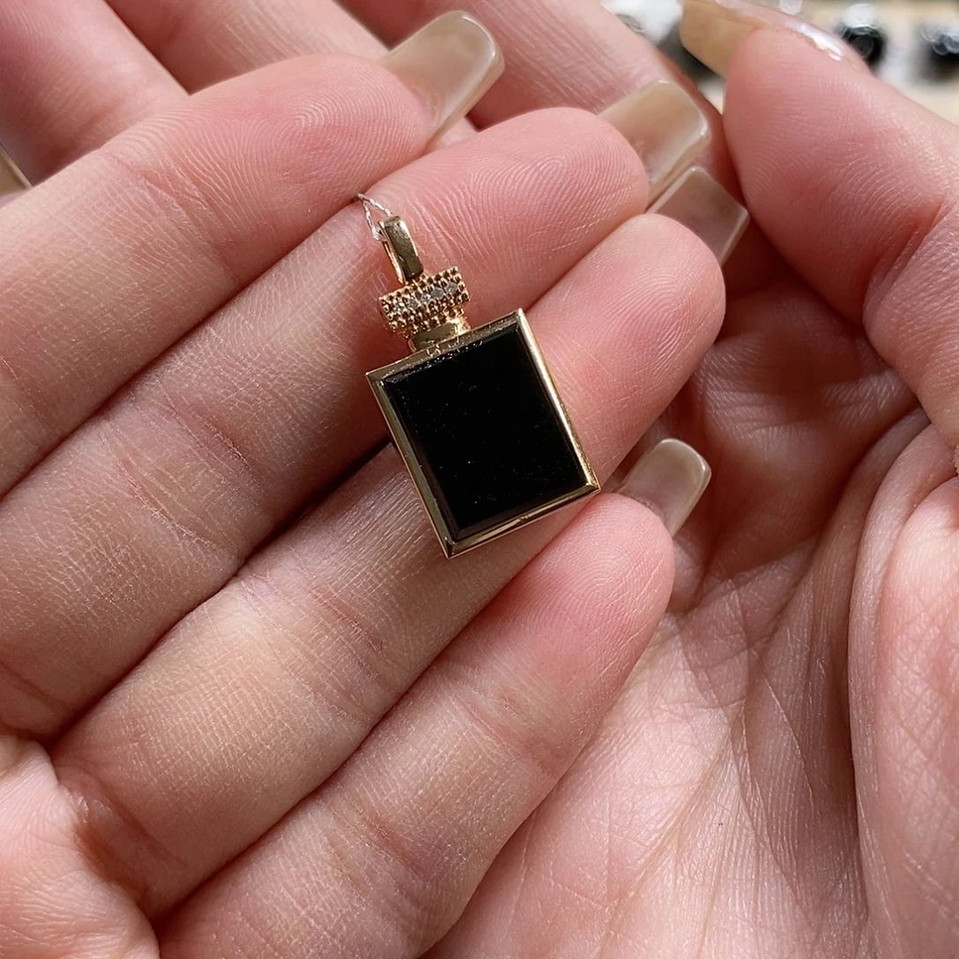 翡翠颈饰18K金镶嵌1。